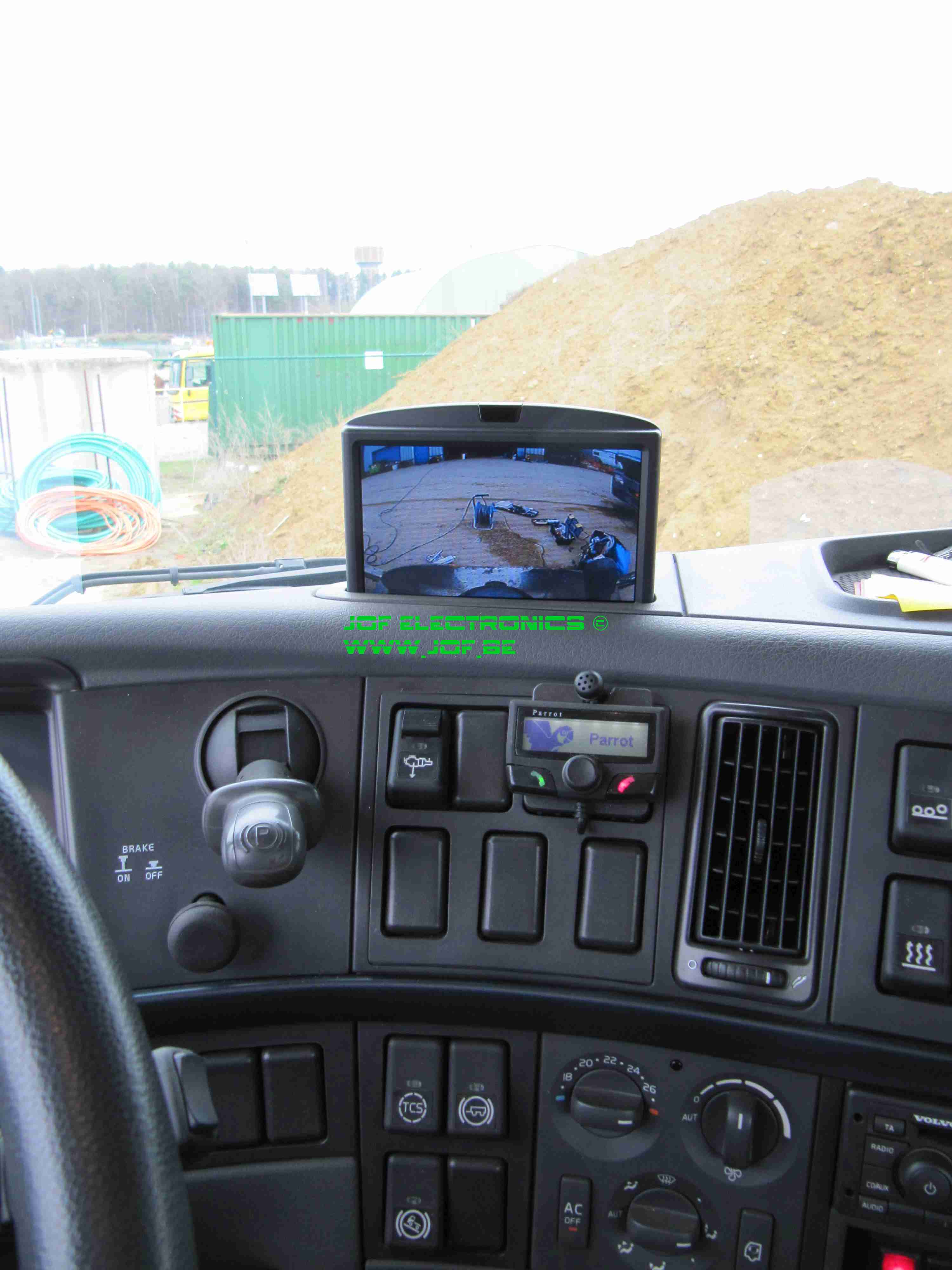 Volvo achteruitrijcamera op orgineel scherm